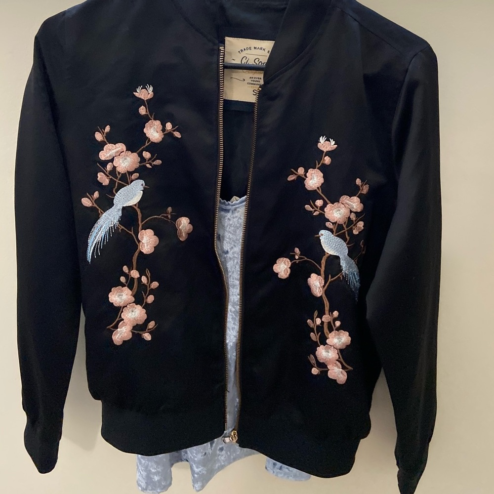 Silk embroidered jacket set